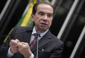 Senador Aloysio Nunes (PSDB-SP) se diz pessimista com o pacote de investimentos em infraestrutura lançado pelo governo federal