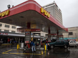 Gasolina iraní pudiera costar 0,2 dólares o Bs. 40.000