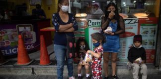 La Patilla: Mirandinos rechazan medida tomada por el régimen que limita la compra de alimentos según el terminal de la cédula