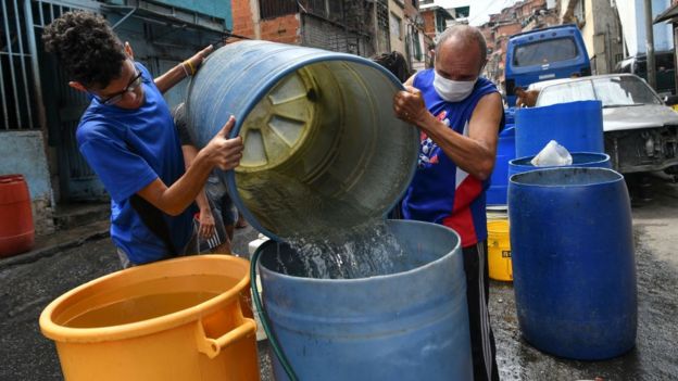 BBC: Qué hay detrás de la “fiebre” por excavar pozos en los edificios residenciales de Caracas