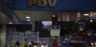El País: La trama mexicana del petróleo venezolano