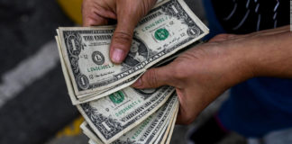 Dólar paralelo superó los Bs. 300.000 este #13Ago