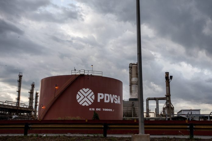 Exportaciones de Pdvsa subieron en agosto por ventas a India y visitas de buques clandestinos