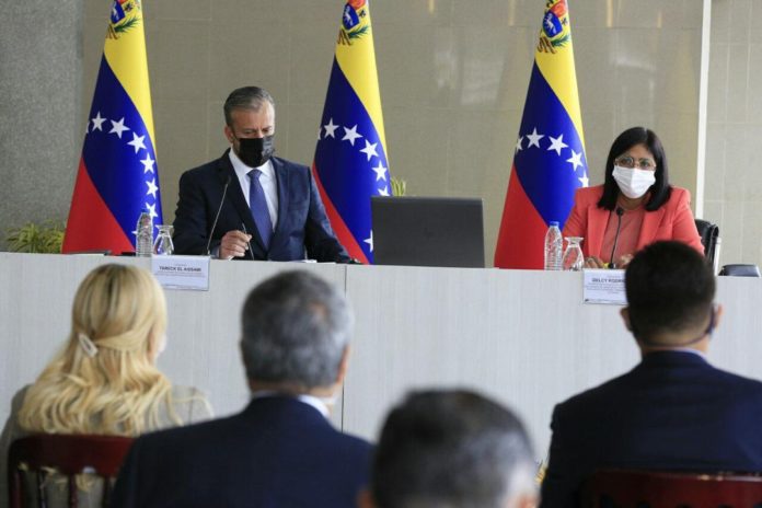 Gobierno de Maduro evaluó con el sector bancario los mecanismos para fortalecer la economía digital