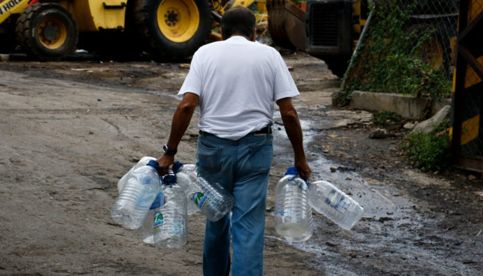 Los venezolanos dicen que los servicios en el país son caros y malos