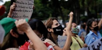 Mujeres conmemoraron su día con protesta frente al PNUD