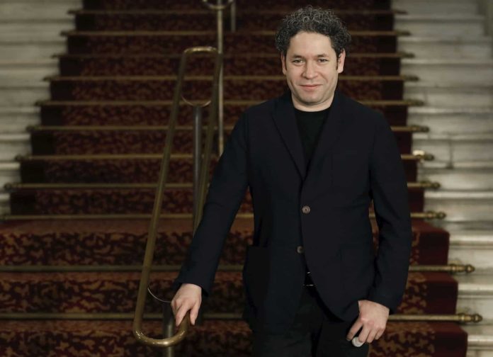 Gustavo Dudamel es nuevo director musical de la Ópera de París