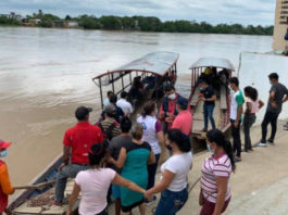 Más de 5.000 venezolanos temerosos se refugian en poblado colombiano