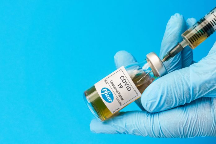 Pfizer-BioNtech no venderá sus vacunas a las empresas privadas, por ahora