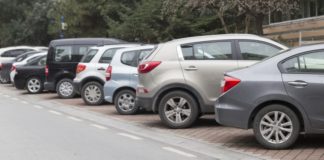 Cuidadores de carros ganan al día “500 pesitos” en el estado Táchira