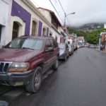 Vuelven las colas para cargar combustible en Caracas