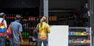 Economista asegura que "el delivery o el bodegón no harán que la economía"