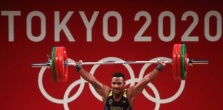 El venezolano Julio Mayora ganó medalla de plata en Halterofilia