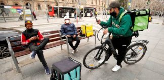 ‘Ley rider’ entra en vigor en España y causa polémica entre los repartidores