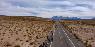 Venezolanos llegan a Chile a través de una travesía arriesgada por el desierto de Atacama (+fotos)