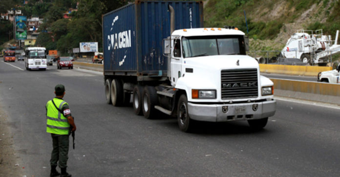 Transporte de carga pesada deberá pagar hasta US$ 200 por cada surtido de diésel