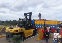 Remueven los contenedores en la frontera entre Colombia y Venezuela