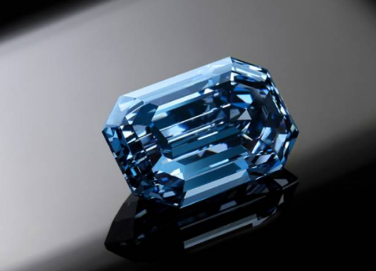 Sotheby’s subastará diamante azul valorado en $48 millones