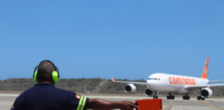 El avión Airbus 340-600 llega a Maiquetía para incorporarse a la flota de Conviasa