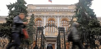 Banco Central de Rusia baja por sorpresa sus tasas de interés del 20% al 17%