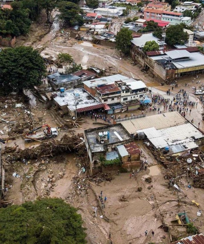 Ensambladora Chery de Tejerías quedó destruida tras el deslave (+videos)