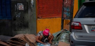 Crisis económica se intensifica en Venezuela: adultos mayores y niños retornan a basureros para comer