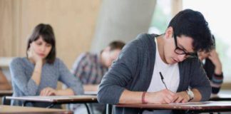 estudiante universitario en clases